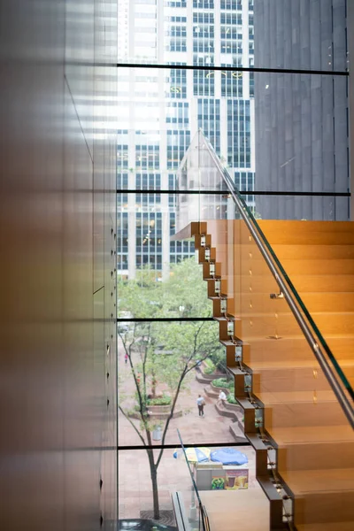 New York sanat galerisinin çarpıcı mimarisi. Minimalizm. Geometri. Çizgiler. MoMA