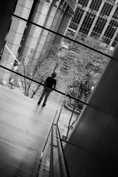 New York sanat galerisinin çarpıcı mimarisi. Minimalizm. Geometri. Çizgiler. MoMA