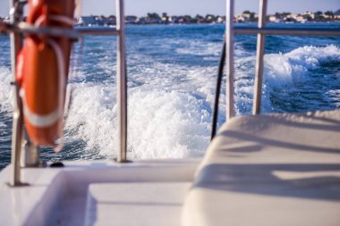 Zakynthos Adası mağaralarda