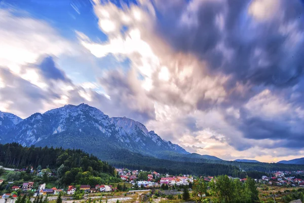 Nuvens Nas Montanhas Bucegi Mountains Roménia — Fotografia de Stock