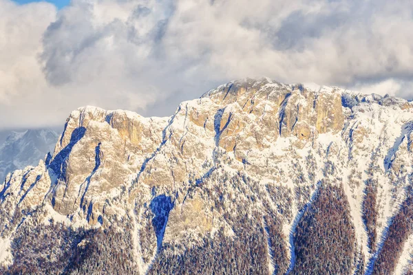 Şaşırtıcı Dolomites dağlar, İtalya