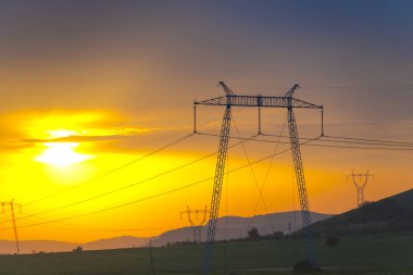 Turuncu gökyüzü günbatımı