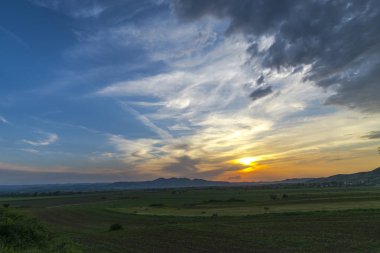 Gün batımında bulutlar