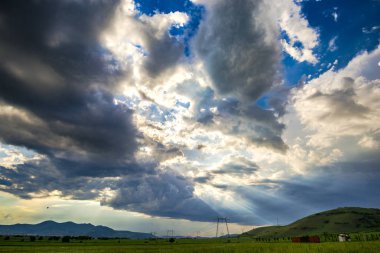 Fırtına bulutları yaz
