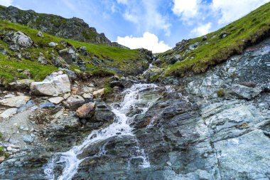 Karpat Dağları'nda Transalpina yoldan görüntülemek