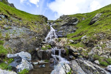 Karpat Dağları'nda Transalpina yoldan görüntülemek