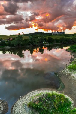 Gün batımını bulutlara Fagaras dağlar, Romanya oteller