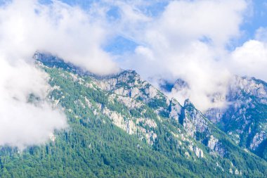 Romanya 'nın Bucegi Dağlarındaki Bulutlar