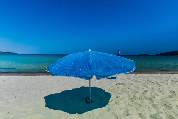 Spiaggia Con Ombrelloni Ombrelloni — Foto Stock