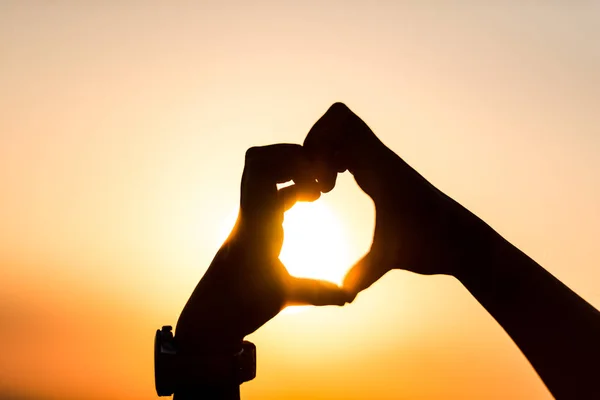 Human Hands Making Heart Symbol Sunset Sky Background — Stock Photo, Image