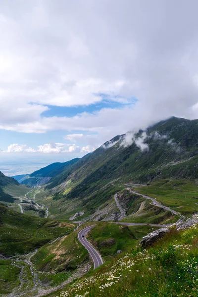 Landschap Van Foggy Karpaten Roemenië — Stockfoto