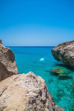 Seascape ve Rocky Shore, Yunanistan.