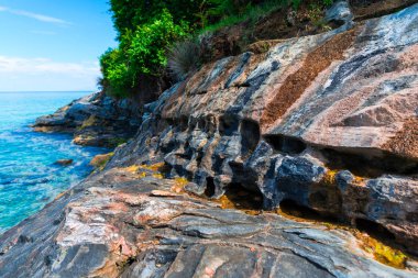 Kayalık kayalıklı Seascape, Yunanistan.