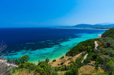 Kayalık kayalıklı Seascape, Yunanistan.
