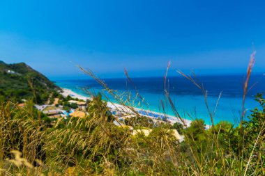 Kayalık kayalıklı Seascape, Yunanistan.