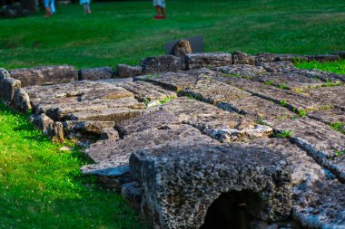 Sarmizegetusa Regia kalıntıları, andezit kutsal, Romanya.
