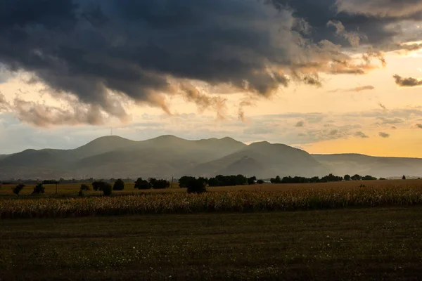 Champ Avec Ciel Nuageux Avant Pluie — Photo