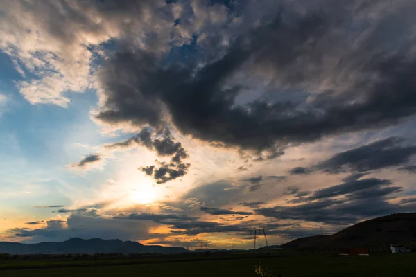 Coucher Soleil Ciel Avec Nuages Dans Campagne Champ Avec Des — Photo