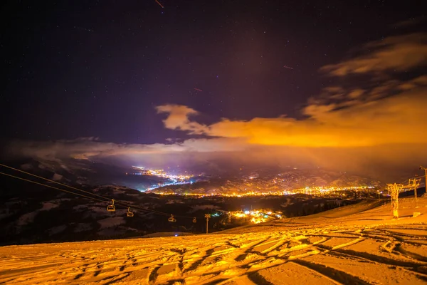 Ismarlayarak Geceleri Karlı Dağlar Peyzaj — Stok fotoğraf
