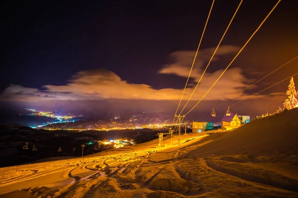 Ismarlayarak Geceleri Karlı Dağlar Peyzaj — Stok fotoğraf