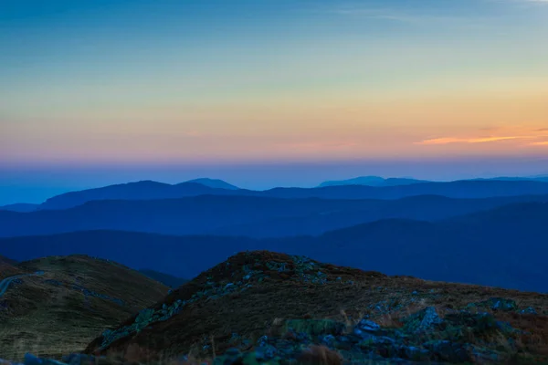 Oranžové Modré Slunce Nebe Hory Hory — Stock fotografie