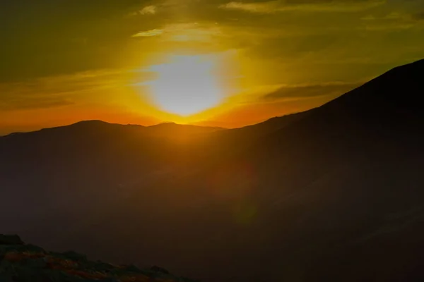 Majestic Sunset Sunrise Sky Shining Sun Hills Silhouettes — Stock Photo, Image