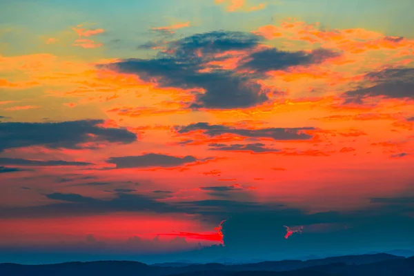 Majestätiska Orange Röd Solnedgång Himlen — Stockfoto