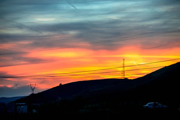Поле Електричними Полюсами Заході Сонця — стокове фото
