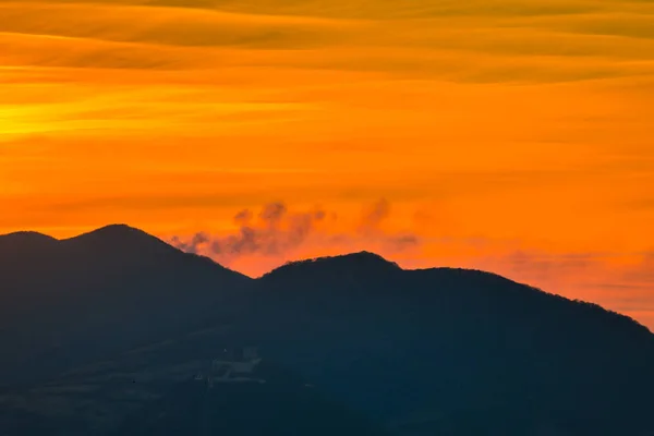 Majestic Sunset Sky Mountains Silhouette Horizon — Stock Photo, Image