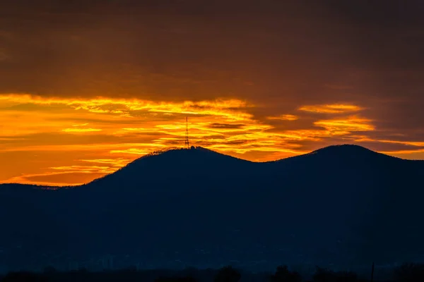 Noite Pôr Sol Céu Montanhas Silhueta — Fotografia de Stock