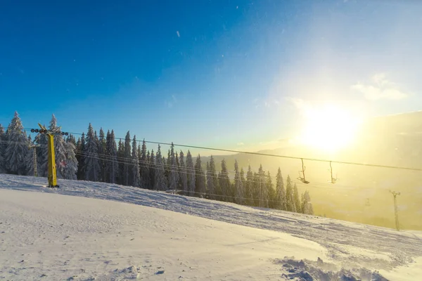 Skigebiet Winter Berge Und Seilbahn — Stockfoto