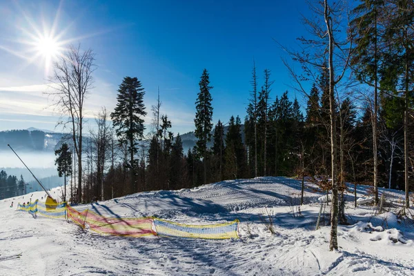 Schneebedeckte Winterberge Rumänien — Stockfoto