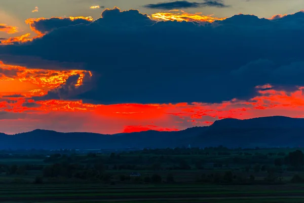 Ciel Couchant Avec Nuages Collines Paysage Horizon — Photo