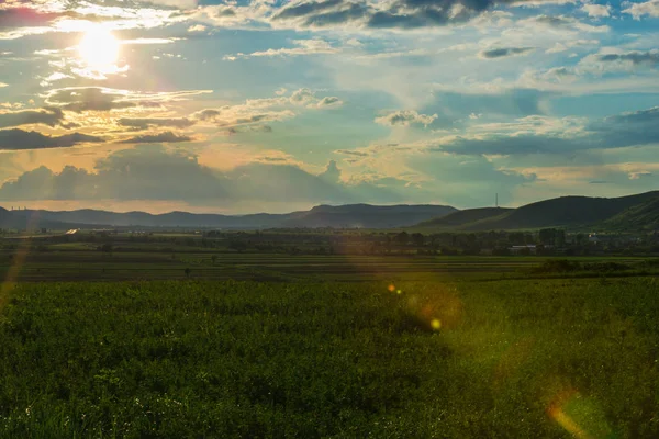 Foggy Campo Outonal Pôr Sol Fundo — Fotografia de Stock