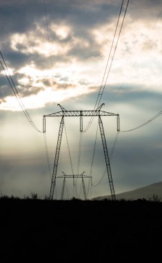 Elektrik direkleri batımında alanıyla 