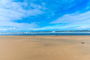 Kasvetli soğuk bir günde Deniz Manzarası, Yunanistan.