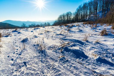 Kışın kırsal arka plan, Romanya.