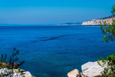 Akdeniz'in deniz manzarası, Yunanistan'ın doğası.