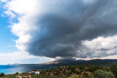 Akdeniz'in deniz manzarası, Yunanistan'ın doğası.