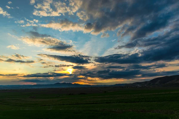 Pole Šířku Při Západu Slunce — Stock fotografie