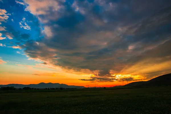 Céu Azul Escuro Por Sol Colinas — Fotografia de Stock