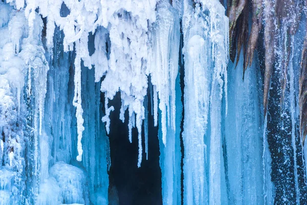 Cascada Bosque Congelado Invierno —  Fotos de Stock