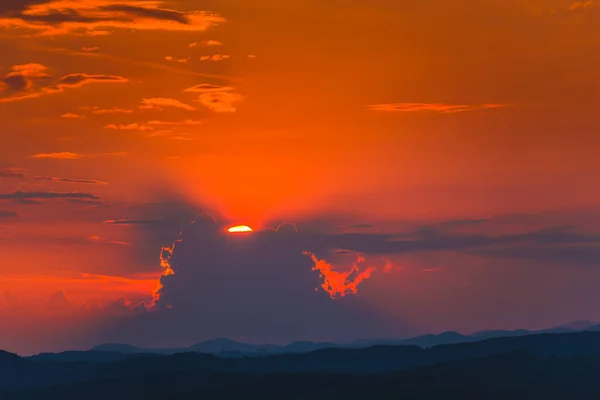 Campo Anoitecer Com Céu Nublado Fundo Natural — Fotografia de Stock