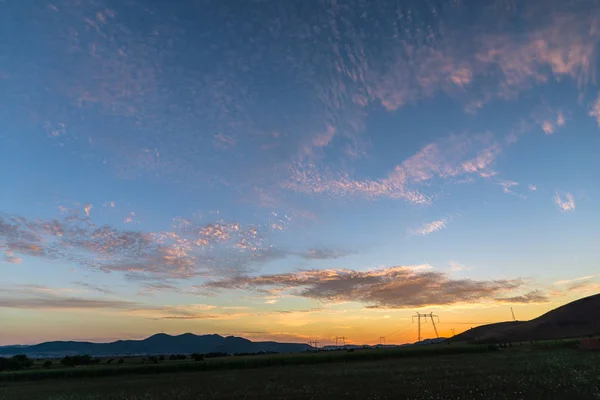 Ciel Couchant Avec Nuages Duveteux — Photo