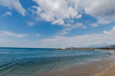 Zakynthos, Yunanistan - 31 Ağustos 2016: Açık deniz suyunun tadını çıkaran turistler.