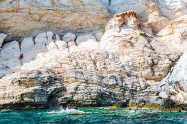 Orosei Körfez, uçurumun dağ ve deniz kayalık sahil su 