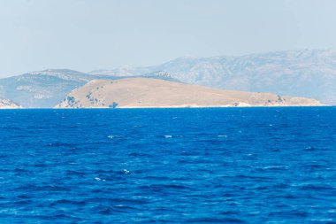 Ismarlayarak cliff ve Akdeniz, Yunanistan.