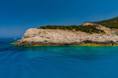 Ismarlayarak cliff ve Akdeniz, Yunanistan.