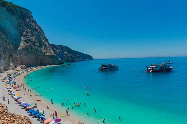 Zakynthos Řecko Srpna 2016 Turisté Užívají Čistou Mořskou Vodu — Stock fotografie