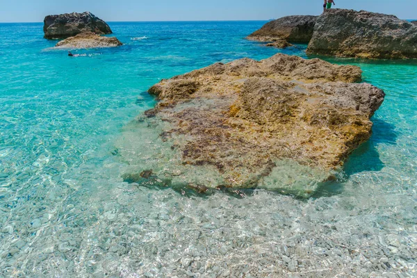 Zakynthos Görögország 2016 Augusztus Turisták Élvezik Tenger Tiszta Vizét — Stock Fotó
